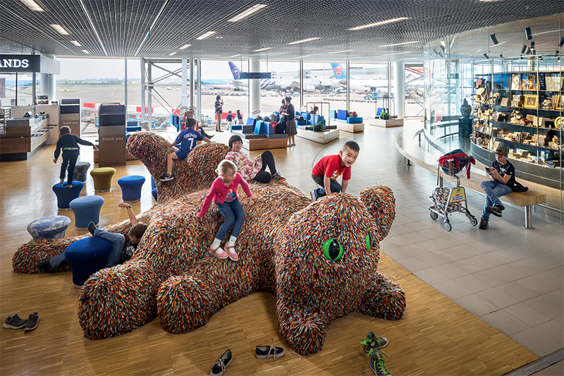 Amsterdam Shiphol Airport, Holland Boulevard teddy bear