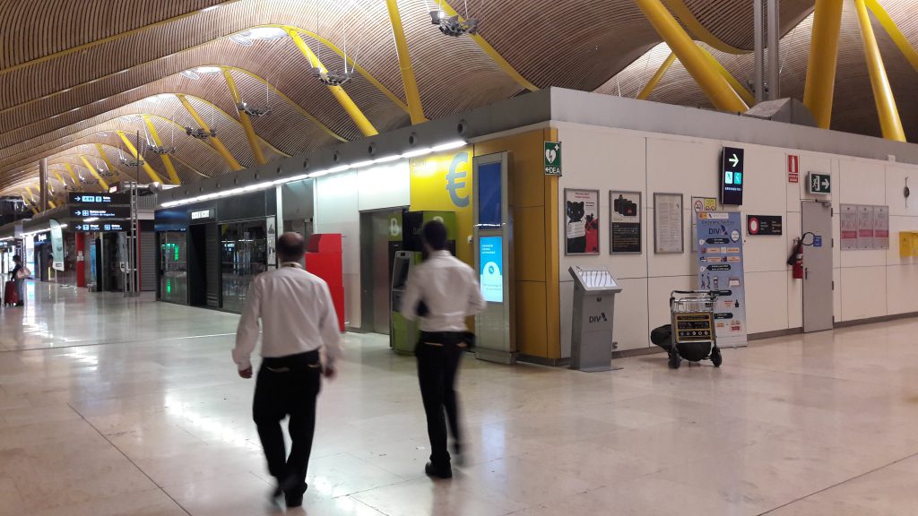 Madrid Barajas Airport Mobile Charging