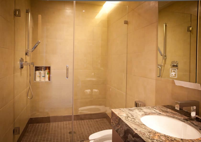 Plaza Premium Lounge International Departures Vancouver Airport shower