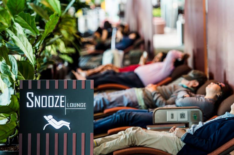 singapore airport snooze lounge
