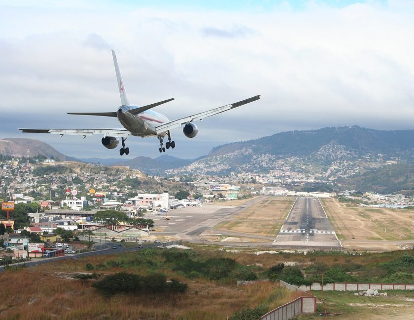 Toncontin Airport Landing