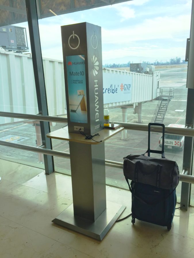 Guadalajara Airport mobile charging