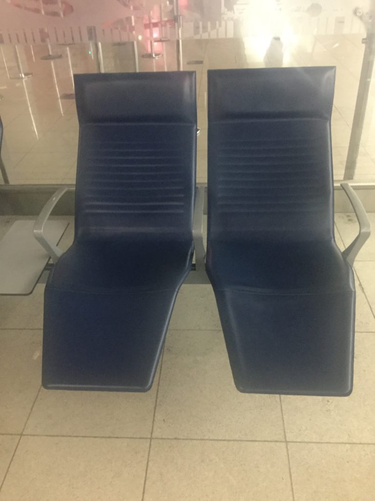 dubai airport rest zone seating