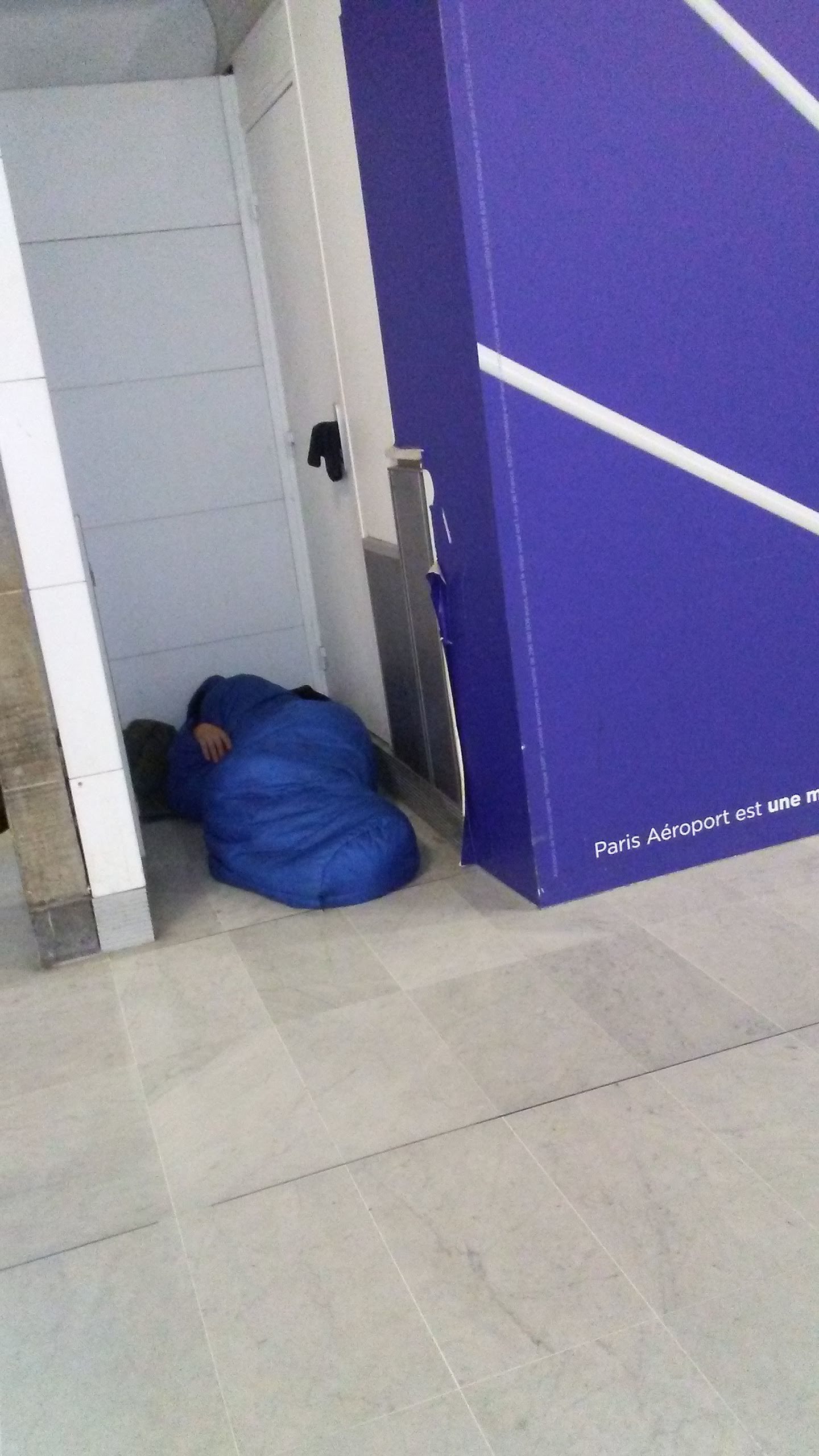 Sleeping in Paris Charles de Gaulle Airport – Sleeping in Airports